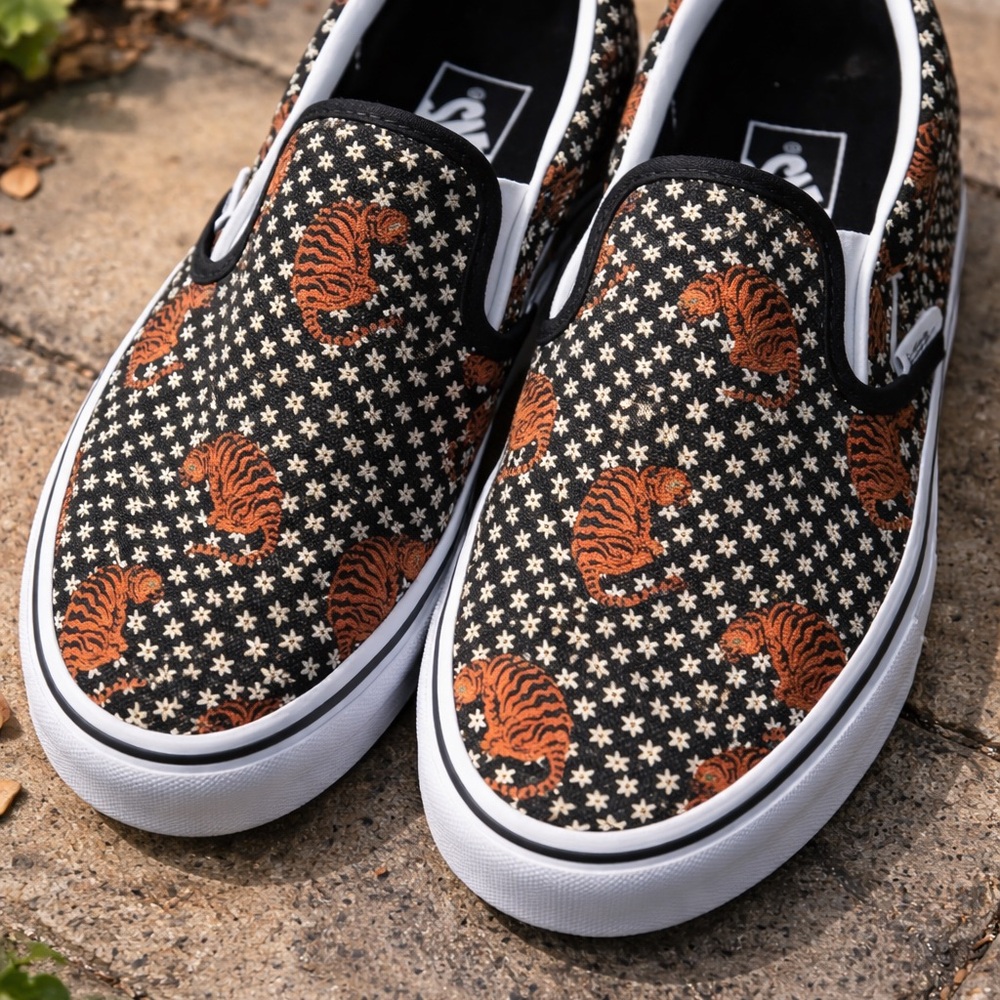 Vans Classic Slip-On 'Tiger Floral'. Size 7.5
